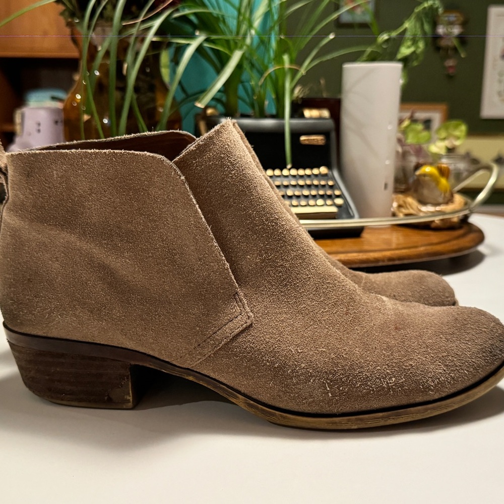 Used * Lucky Brand * Tan Faux Suede Ankle Boots * Size 10